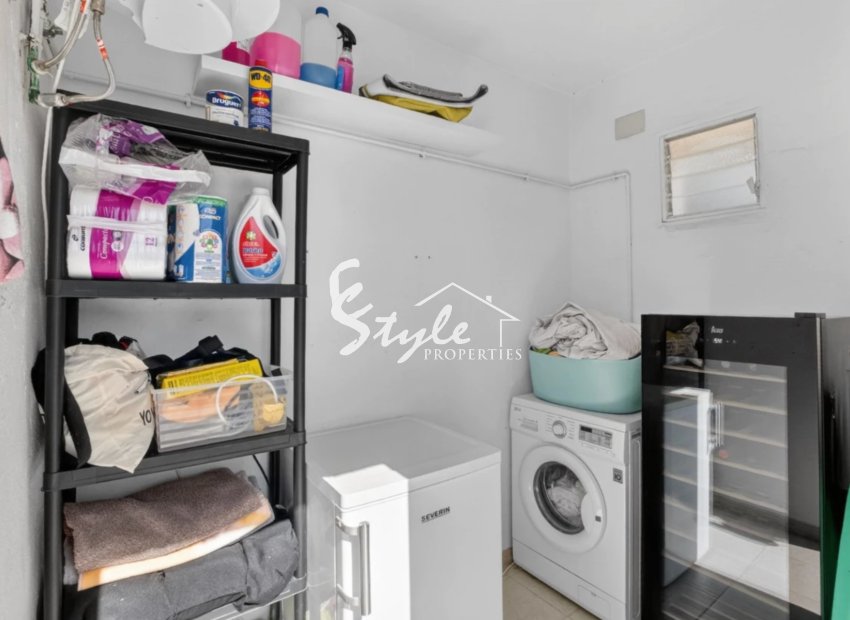Resale - Villa - Torrevieja