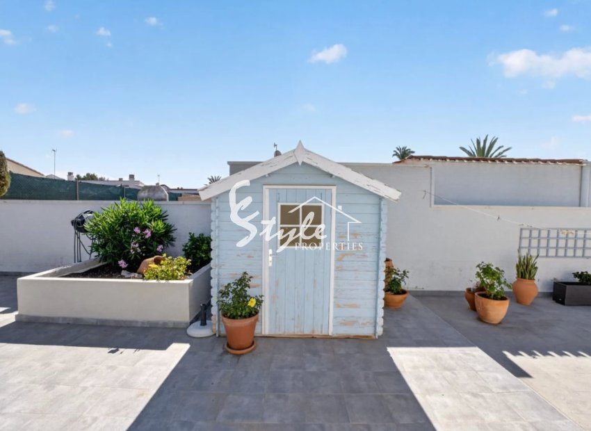 Resale - Villa - Torrevieja