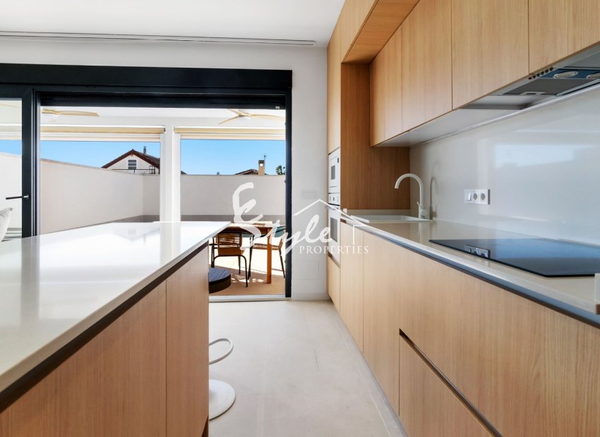 Resale - Villa - Torrevieja
