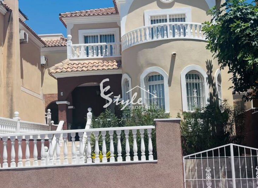 Resale - Villa - Villamartín - Blue Lagoon