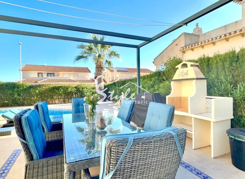 Resale - Villa - Villamartín - Los Dolses