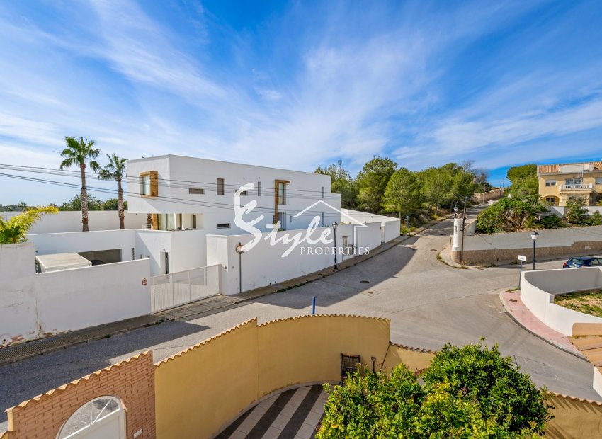 Resale - Villa - Villamartin, Orihuela Costa - Castillo de Don Juan