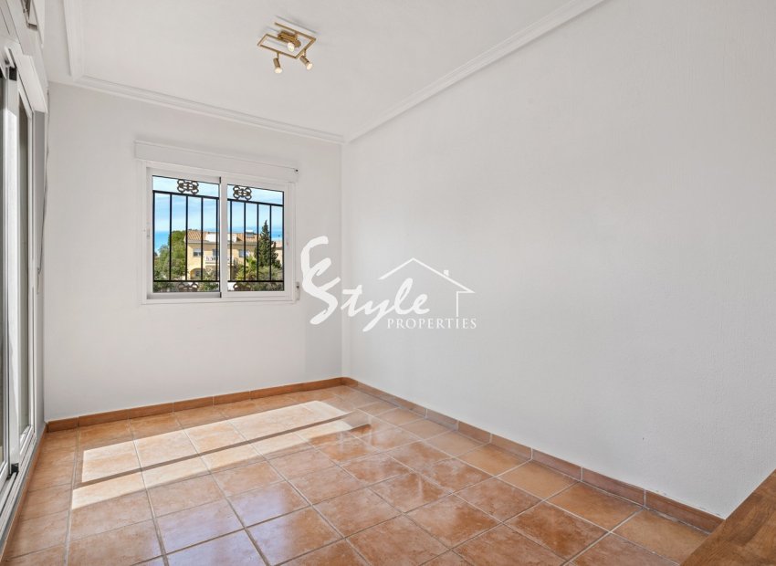 Resale - Villa - Villamartin, Orihuela Costa - Castillo de Don Juan