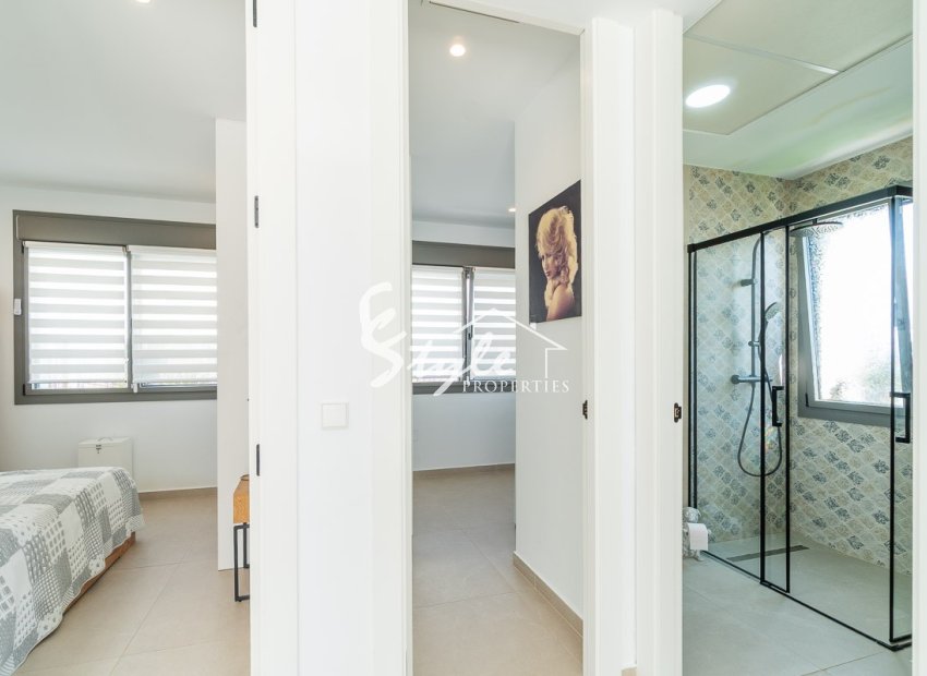 Resale - Villa - Villamartin, Orihuela Costa - Villamartin Golf