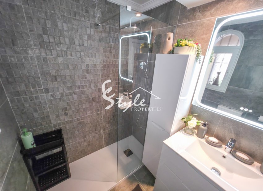 Resale - Villa - Villamartin, Orihuela Costa - Villamartin