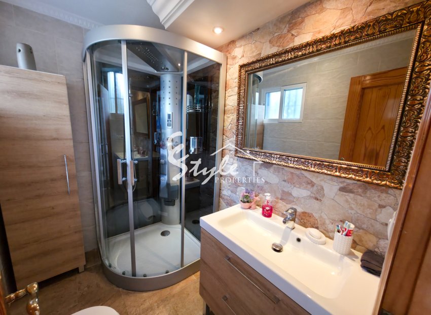 Resale - Villa - Villamartin, Orihuela Costa - Villamartin