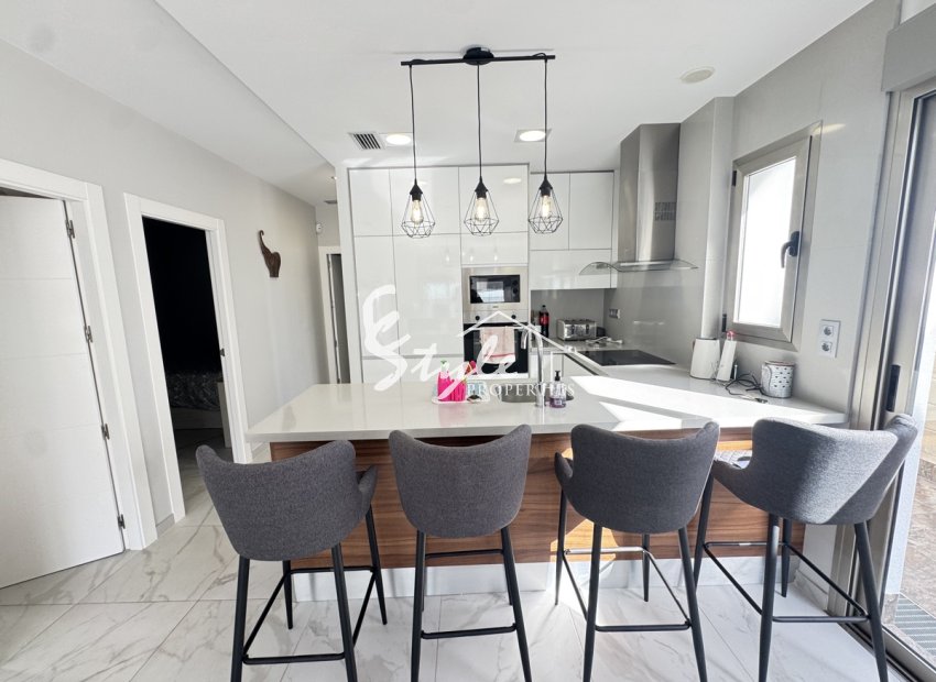 Resale - Villa - Villamartin, Orihuela Costa - Villamartin