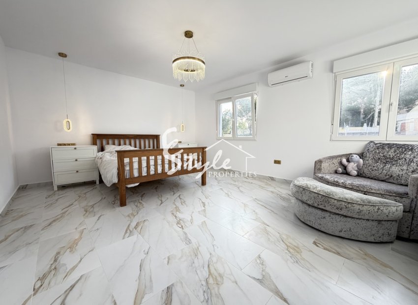 Resale - Villa - Villamartin, Orihuela Costa - Villamartin