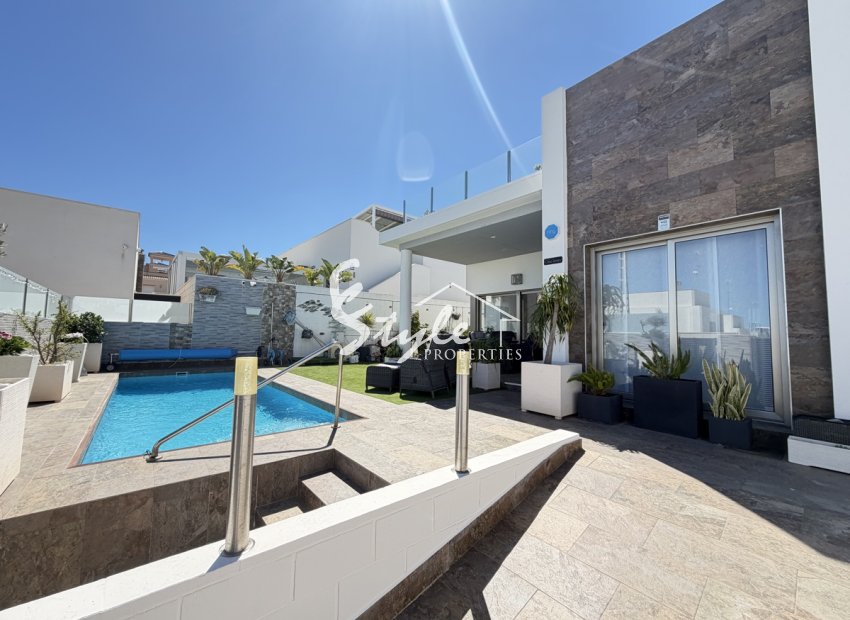 Resale - Villa - Villamartin, Orihuela Costa - Villamartin