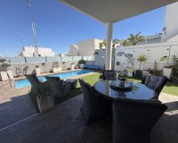 Resale - Villa - Villamartin, Orihuela Costa - Villamartin