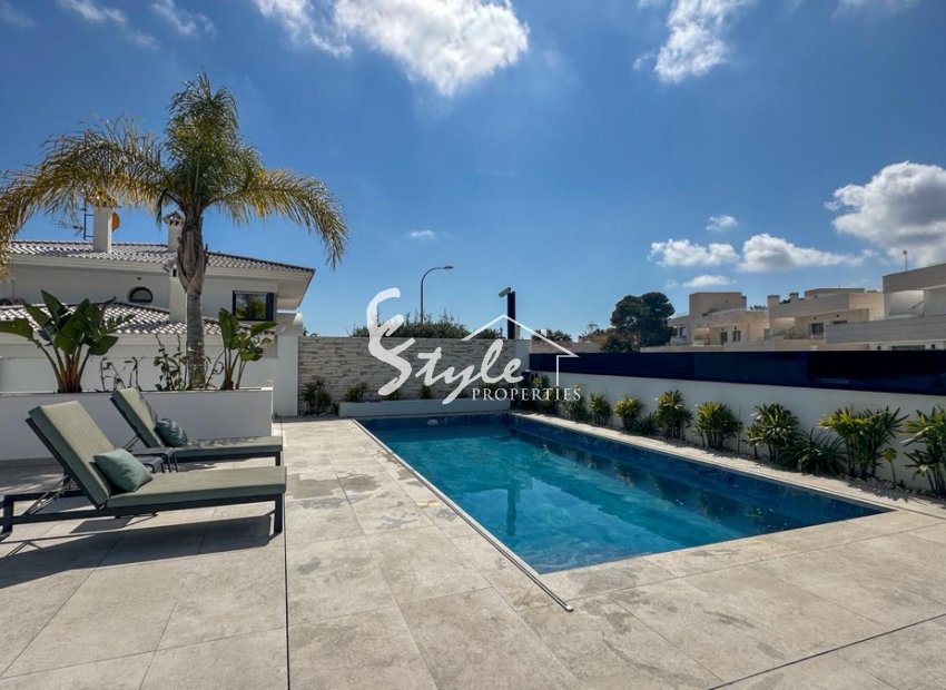 Resale - Villa - Villamartin, Orihuela Costa - Villamartin