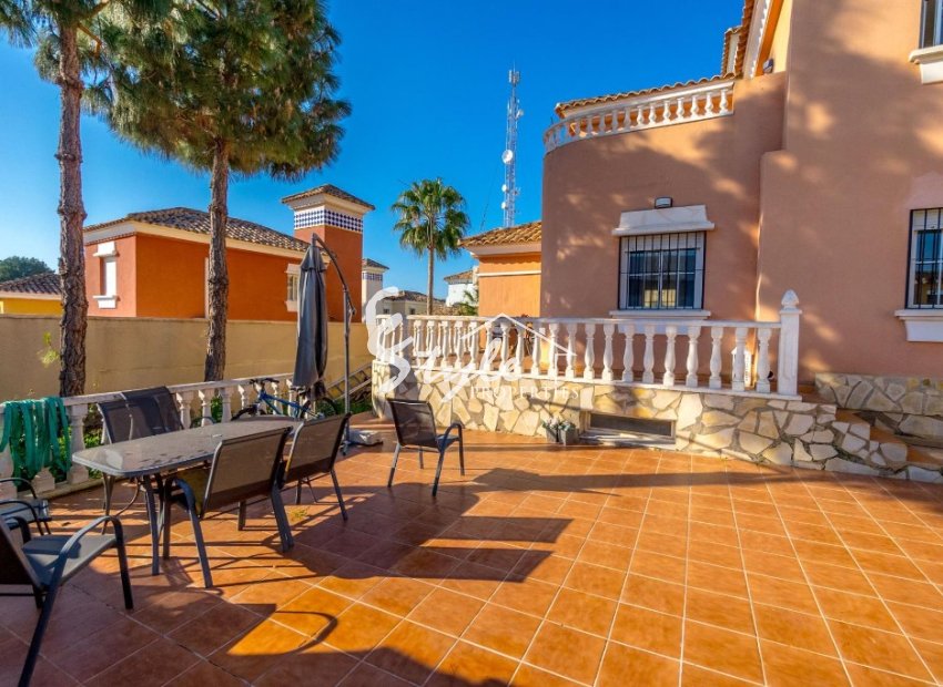 Resale - Villa - Villamartín - Villamartin