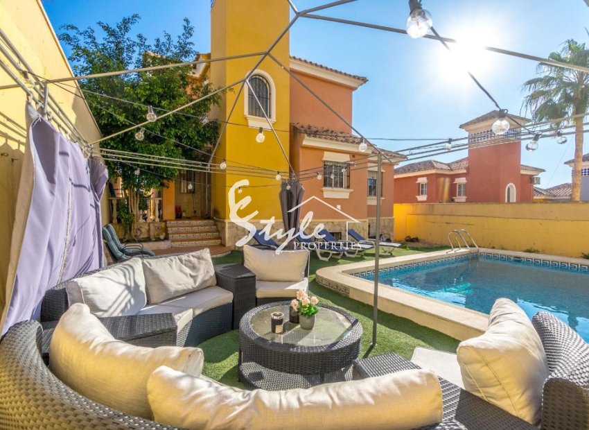 Resale - Villa - Villamartín - Villamartin