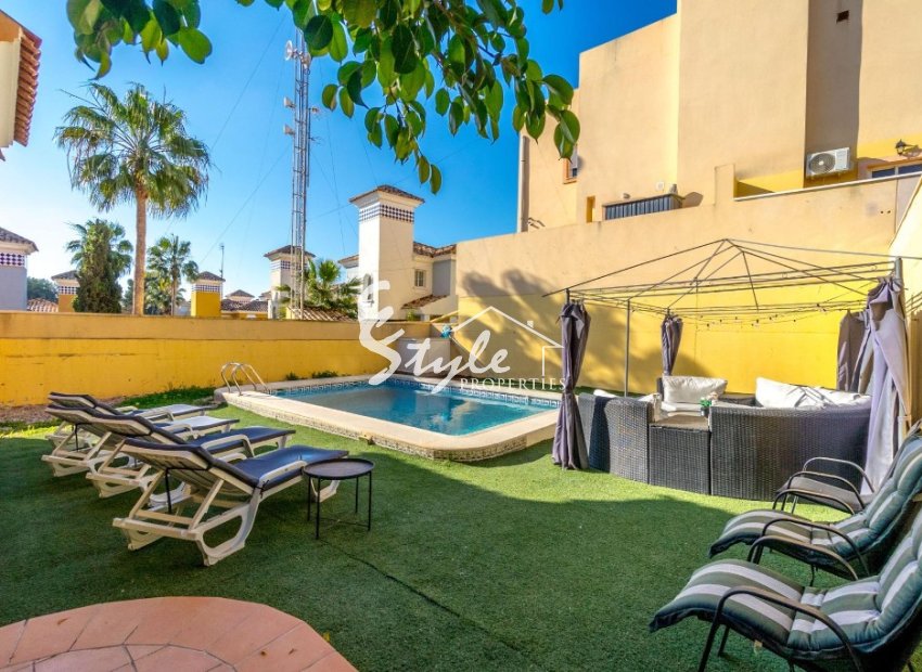 Resale - Villa - Villamartín - Villamartin