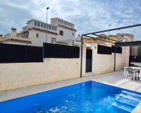 Resale - Villa - Villamartín - Villamartin