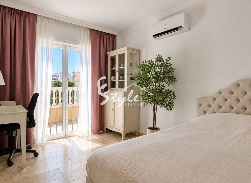 Resale - Villa - Villamartín - Villamartin