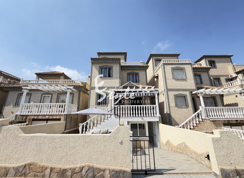 Resale - Villa - Villamartín - Villamartin