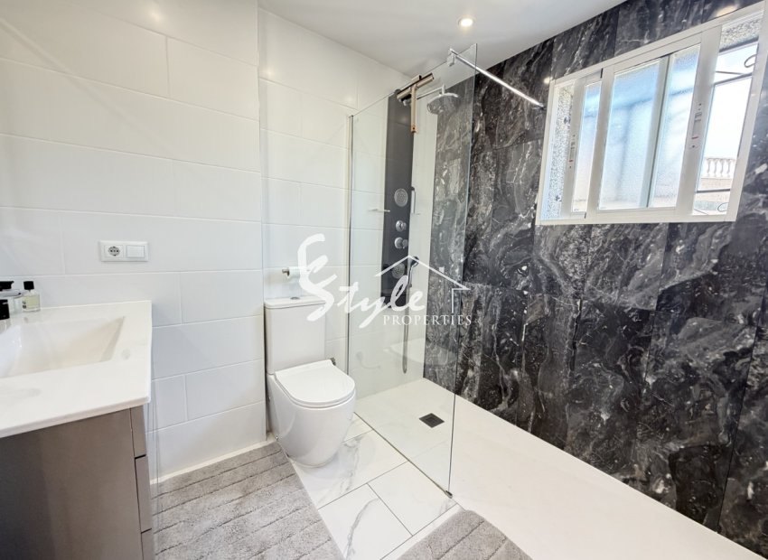 Resale - Villa - Villamartín - Villamartin
