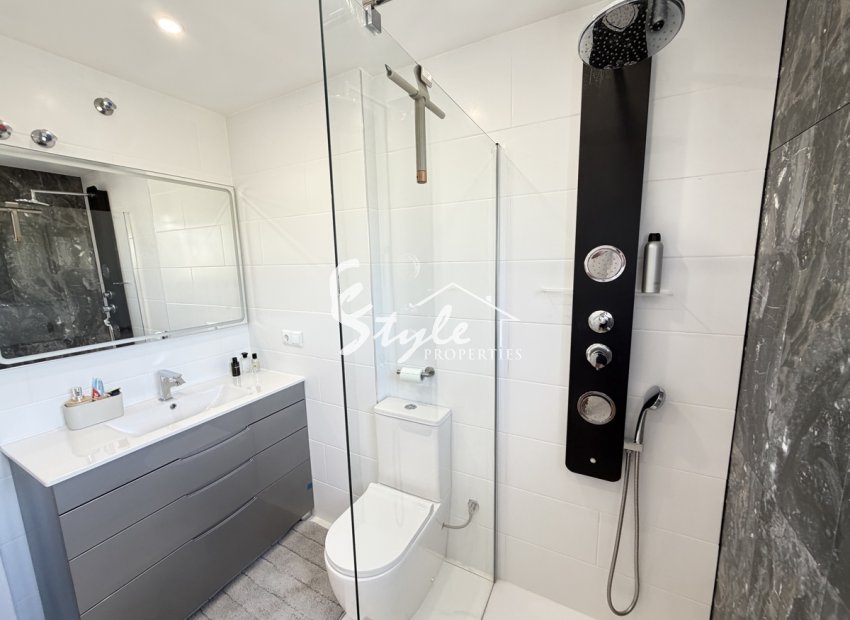 Resale - Villa - Villamartín - Villamartin