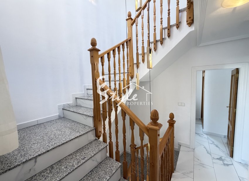 Resale - Villa - Villamartín - Villamartin