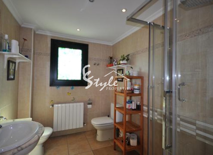 Resale - Villa - Villamartin