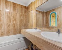 Resale - Villa - Villamartin