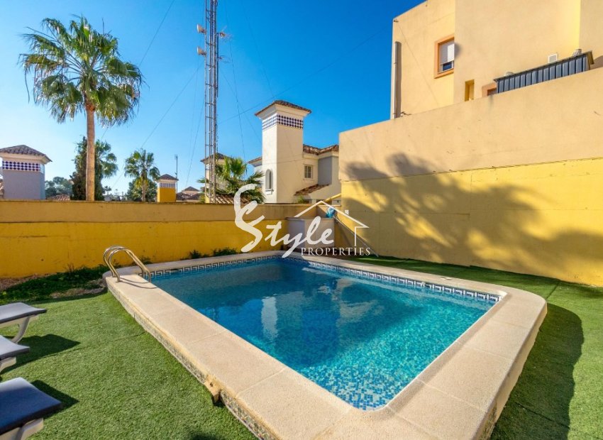Resale - Villa - Villamartin