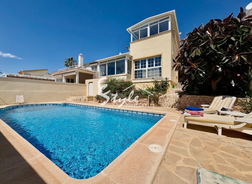 Resale - Villa - Villamartin