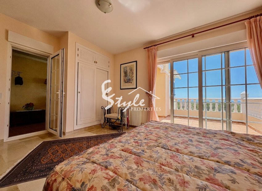 Resale - Villa - Villamartin