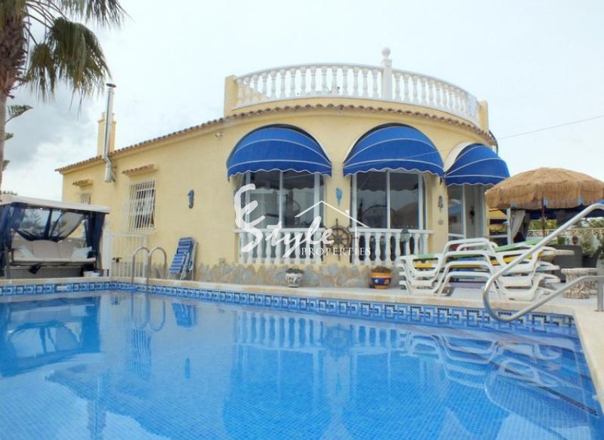 Resale - Villa - Villamartin