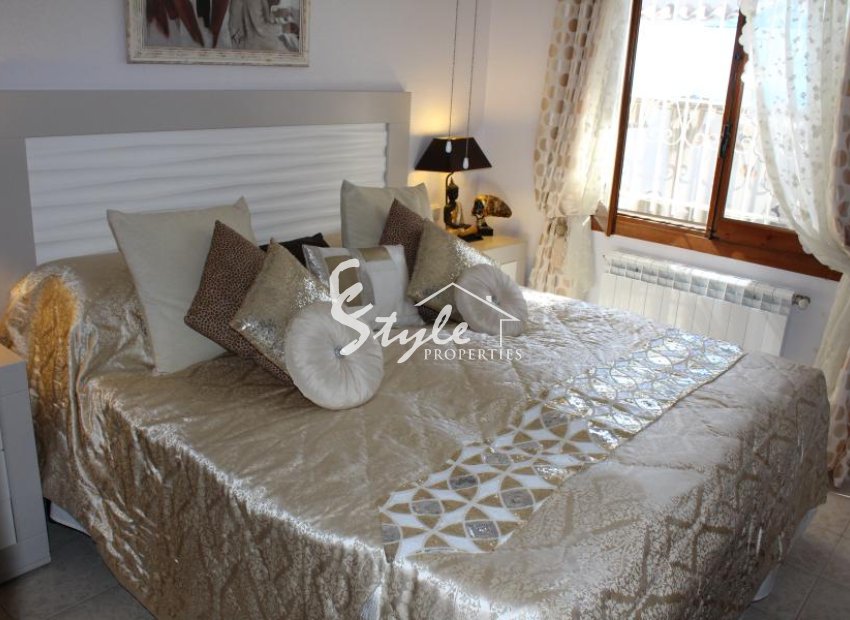 Resale - Villa - Villamartin