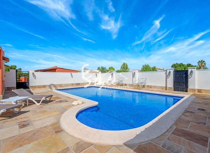 Resale - Village house - Almoradi - Las heredades