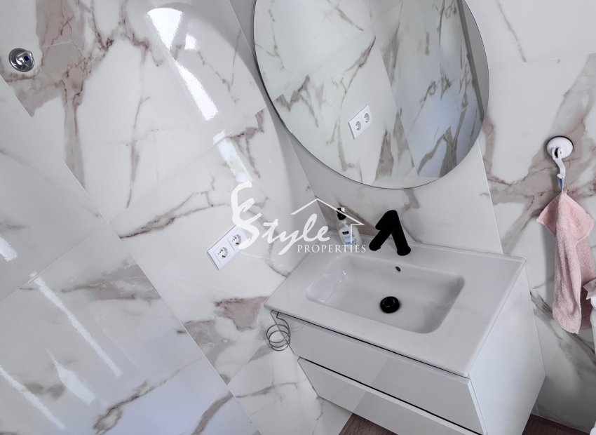 Reventa - Adosado - LOS MONTESINOS - La Herada