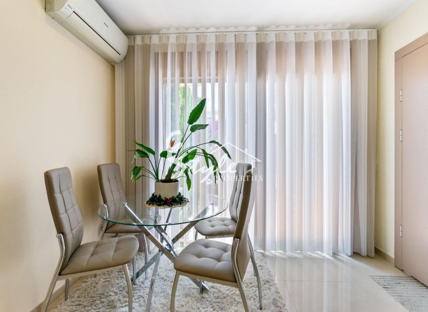 Reventa - Adosado - Torrevieja - Aguas Nuevas