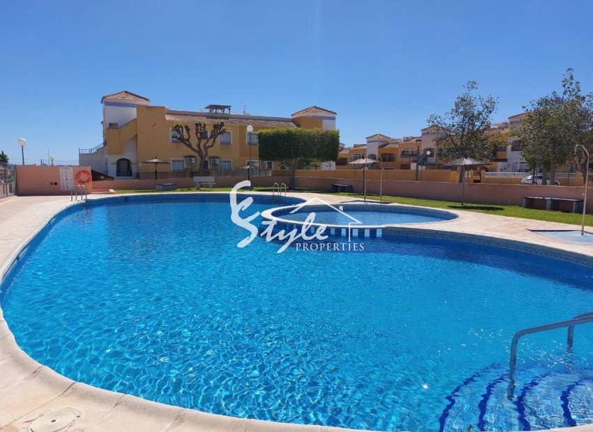 Reventa - Apartamento - Los Montesinos - La Herada