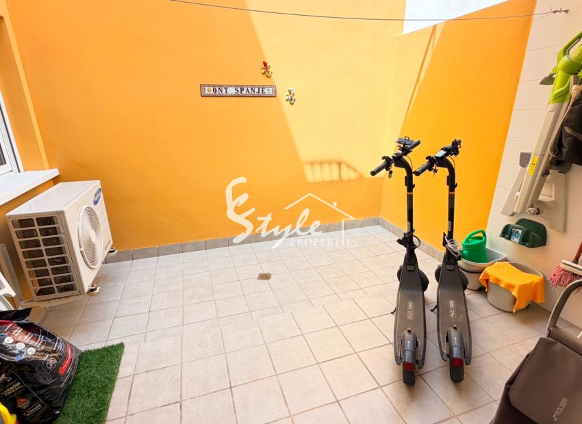 Reventa - Apartamento - Torrevieja - Aguas Nuevas