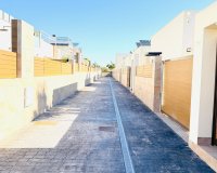 Reventa - Chalet pareado - Los Montesinos - La Herada