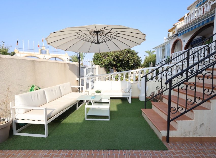 Reventa - Chalet pareado - Torrevieja
