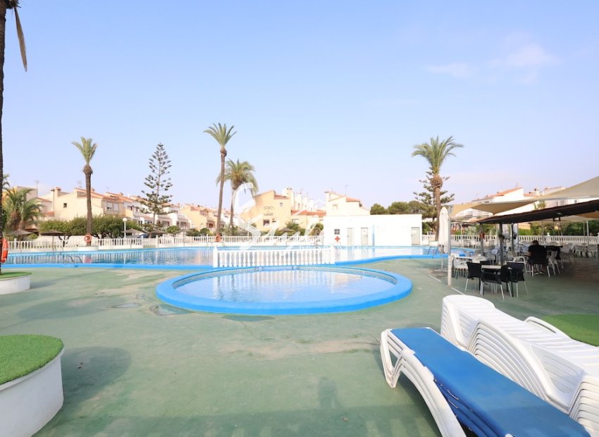 Reventa - Chalet pareado - Torrevieja