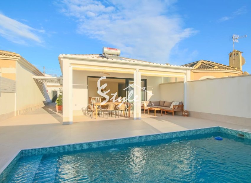Reventa - Chalet pareado - Torrevieja