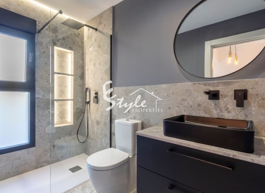 Reventa - Chalet pareado - Torrevieja