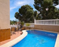 Reventa - Chalet pareado - Villamartín - Villamartin