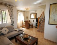 Reventa - Chalet pareado - Villamartín - Villamartin