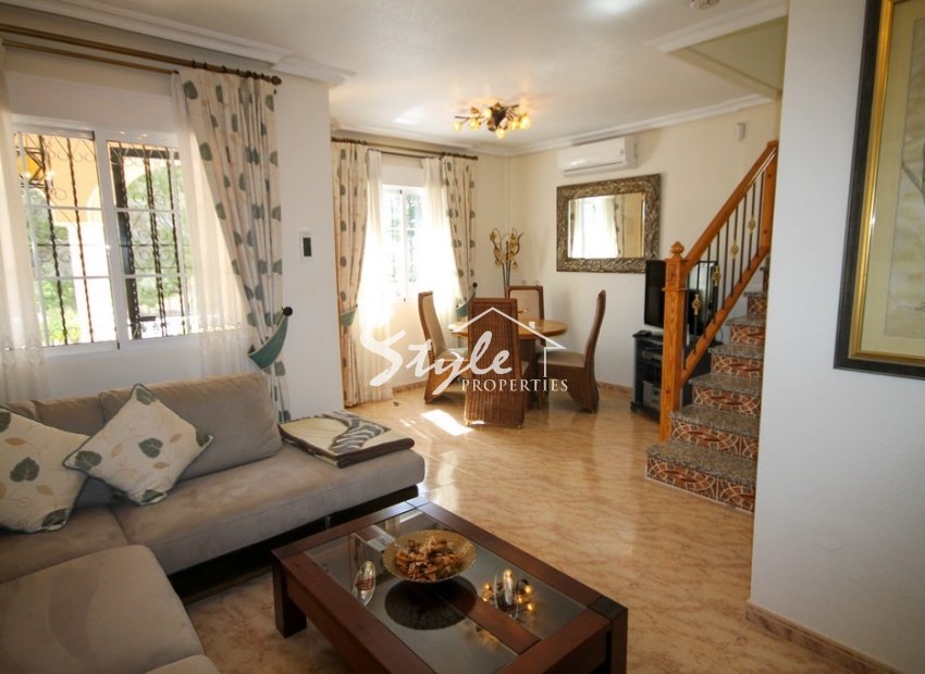 Reventa - Chalet pareado - Villamartín - Villamartin