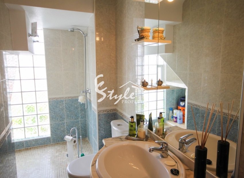 Reventa - Chalet pareado - Villamartín - Villamartin