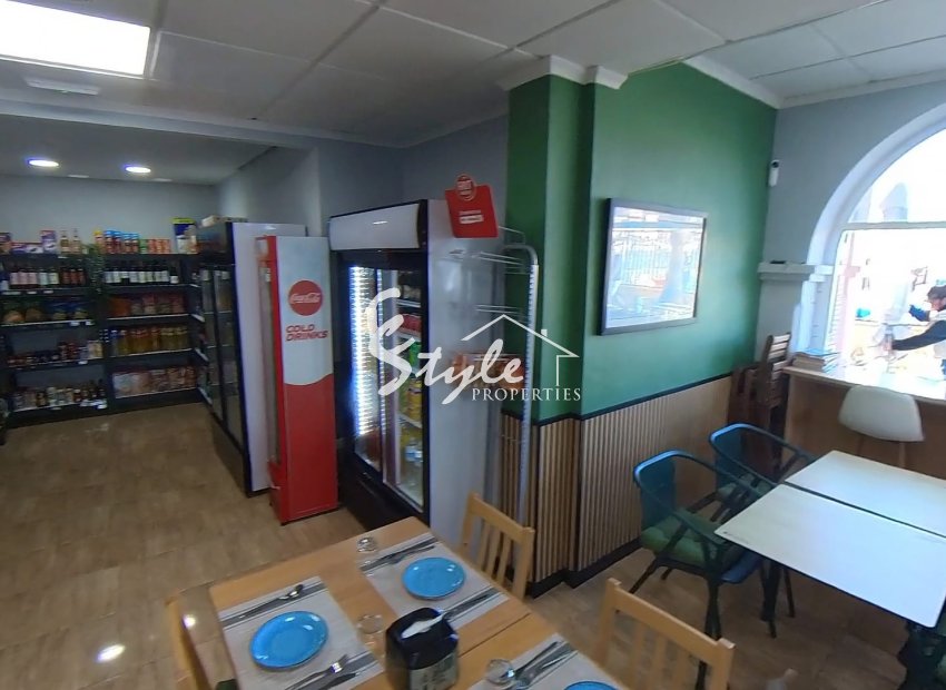 Reventa - Commercial - Torrevieja - Puerto