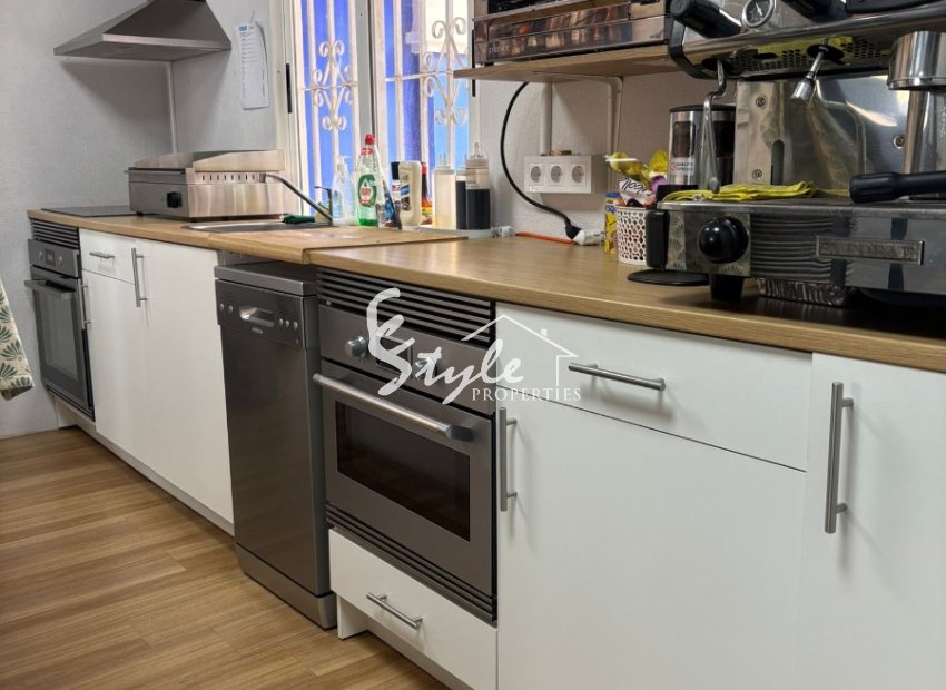 Reventa - Commercial - Torrevieja - Puerto