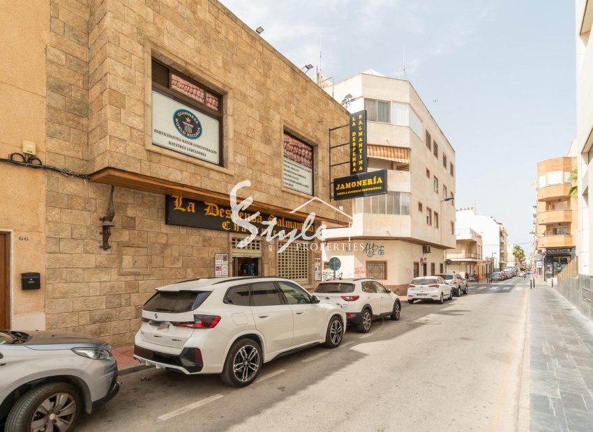 Reventa - Local comercial - Torrevieja - Paseo maritimo