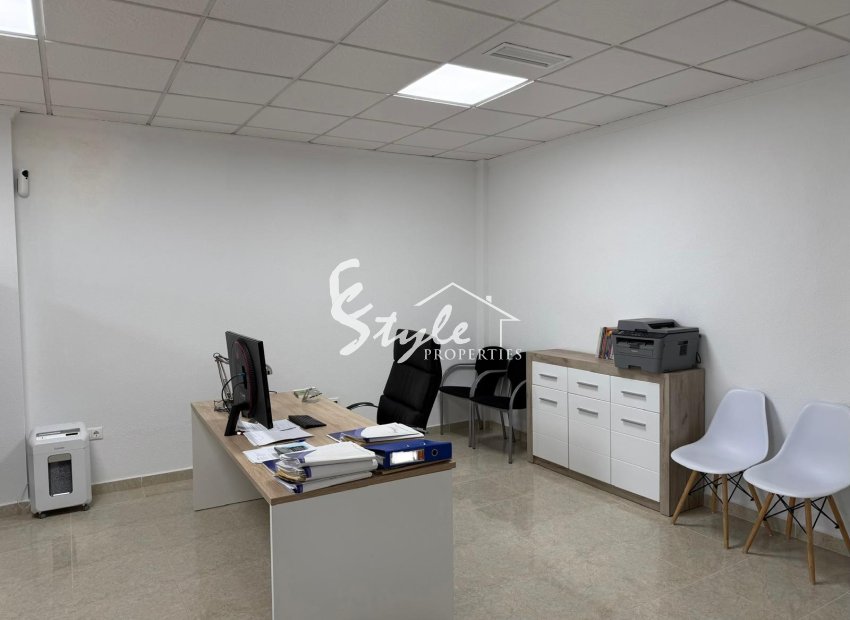 Reventa - Local comercial - Villamartín - La Zenia