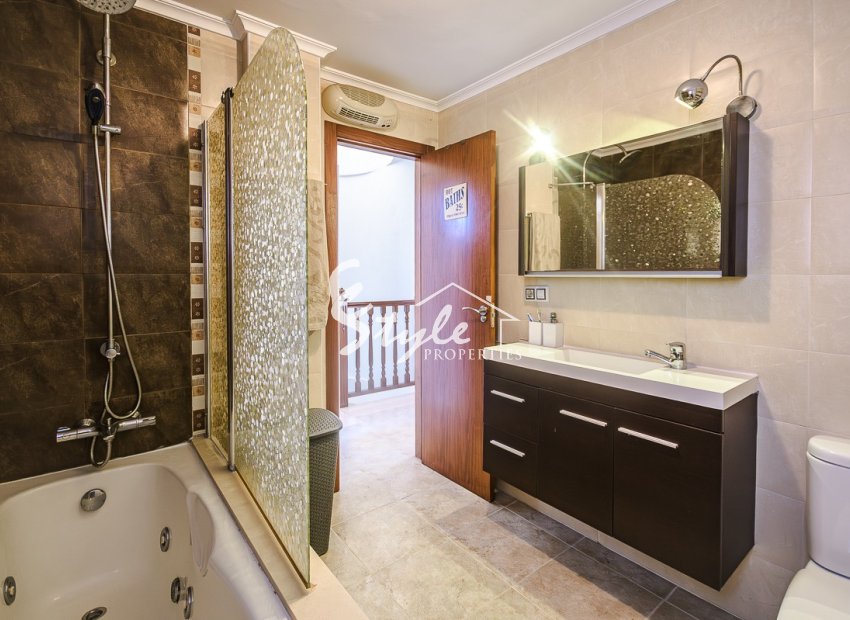 Reventa - Villa - Benferri